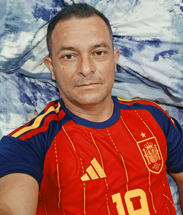 Cliente con el jersey de España